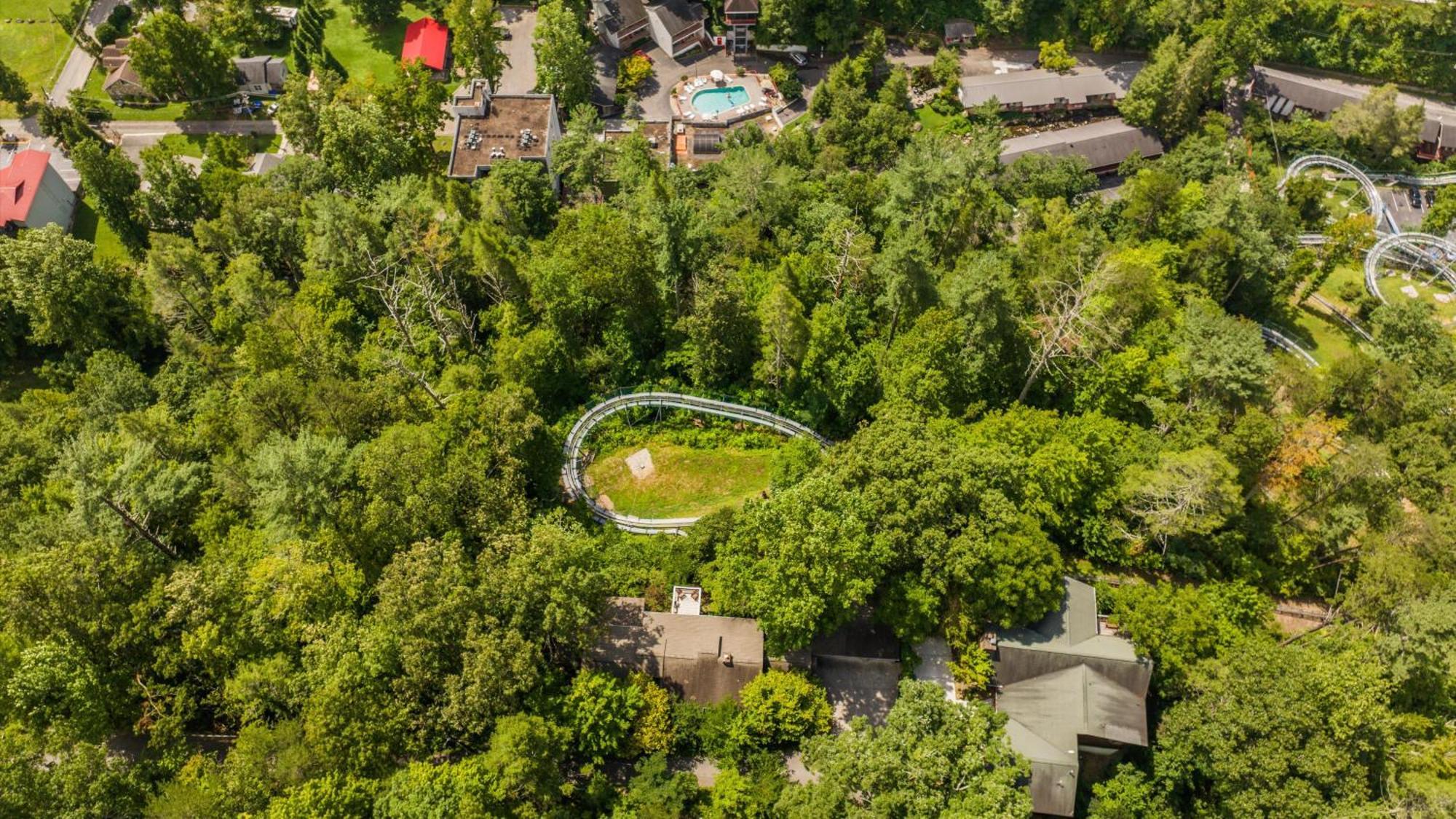 Whiskey Ridge Lodge, A Restored 1940S Gem, 2 Mins From Downtown, Breathtaking City Views, Custom Game Room, And Spacious Elegance 蓋特林堡 外观 照片
