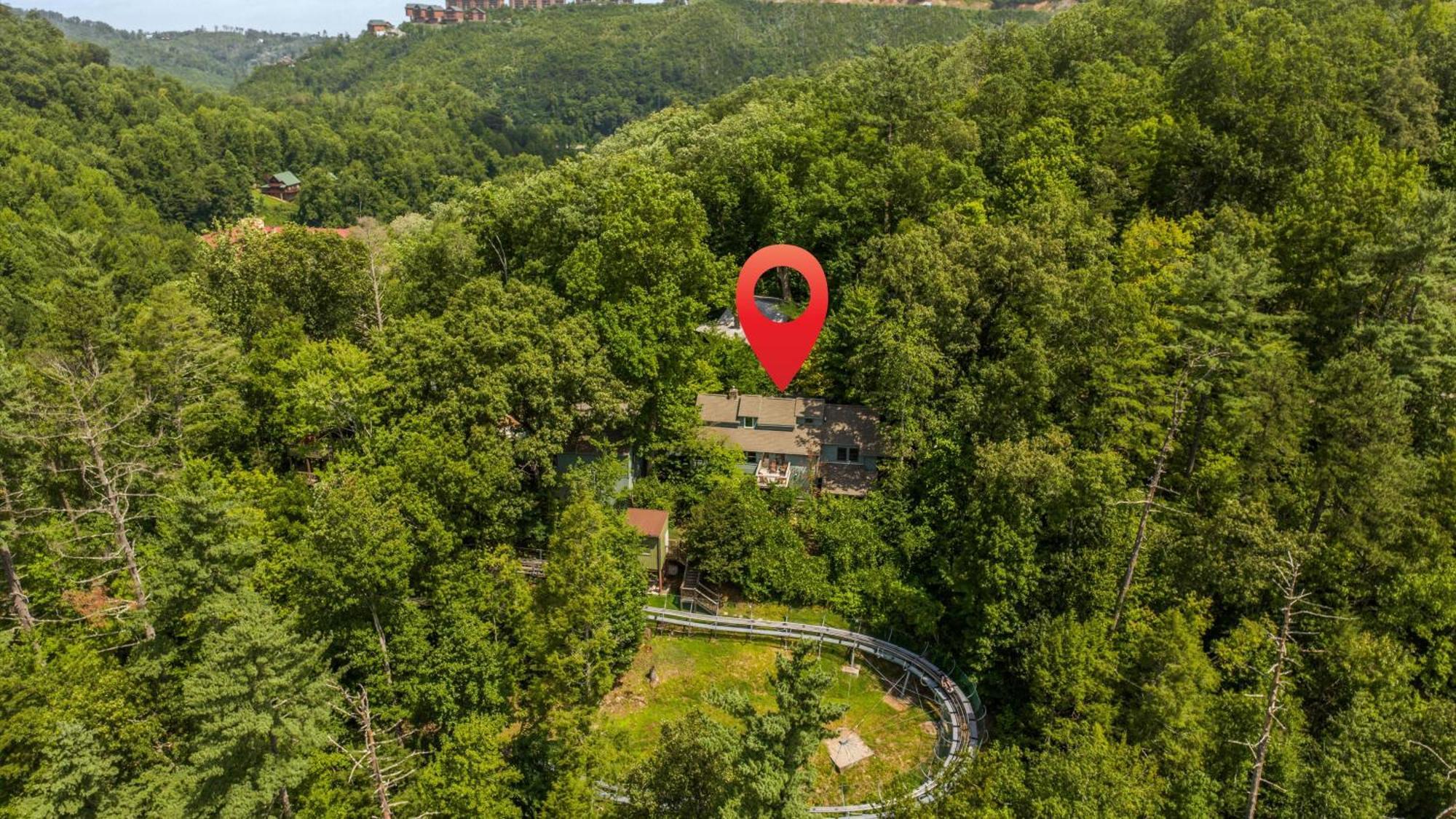 Whiskey Ridge Lodge, A Restored 1940S Gem, 2 Mins From Downtown, Breathtaking City Views, Custom Game Room, And Spacious Elegance 蓋特林堡 外观 照片
